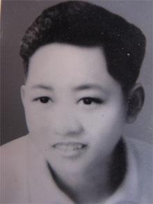 Phần mộ liệt sĩ Hoàng Hồng được an táng ở gần chùa Đẹp