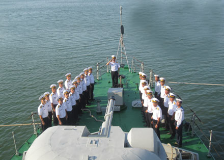 Tàu Hải quân Việt Nam lên đường tuần tra liên hợp với Hải quân Trung Quốc