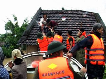 Gần 14.000 lượt cán bộ, chiến sĩ tham gia cứu hộ, cứu nạn