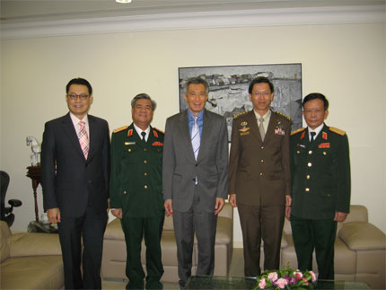 Thượng tướng Nguyễn Khắc Nghiên thăm hữu nghị chính thức Xin-ga-po