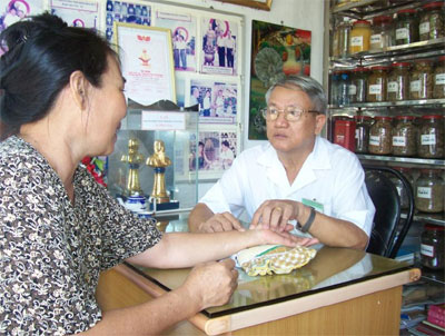 Thầy thuốc tận tụy của người nghèo