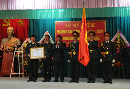 Đón nhận Huân chương Lao động hạng nhất