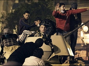 Ai Cập: Người biểu tình tấn công trụ sở chính phủ