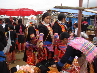 Nụ cười chợ Tết