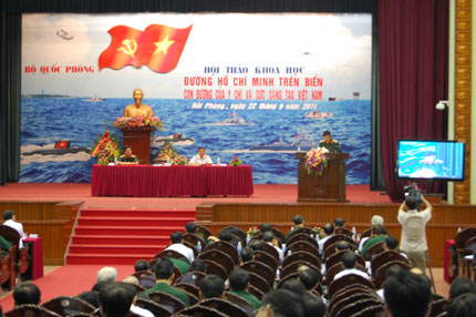 Kết nối, gắn bó chặt chẽ hậu phương lớn với tiền tuyến lớn