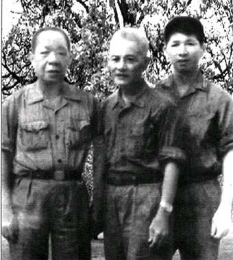 Đại tướng Võ Nguyên Giáp với đường xuyên Biển Đông