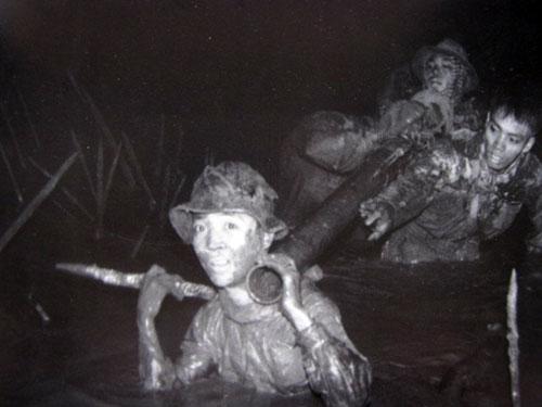 Phát huy sở trường, lợi thế đánh đêm, đánh gần