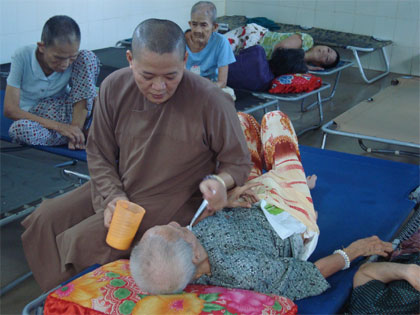 Gánh nỗi đau của Mẹ