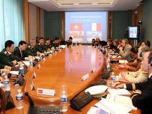 Việt Nam và Pháp tăng cường hợp tác quốc phòng