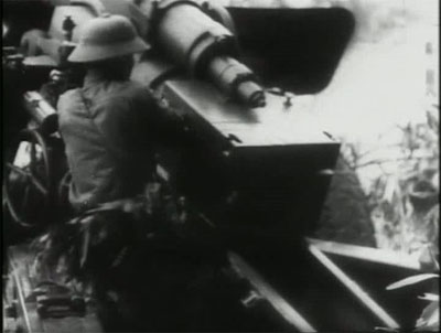 Hỏa lực tập trung, tạo thế đánh địch trên mọi hướng