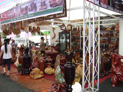 Hơn 400 gian hàng của doanh nghiệp Hà Nội và 18 tỉnh, thành phố đăng ký tham gia