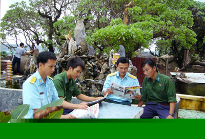 Khuôn viên xanh nơi đảo xa