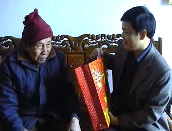 Dành hơn 237 tỷ đồng cho đối tượng chính sách dịp tết Nhâm Thìn 2012