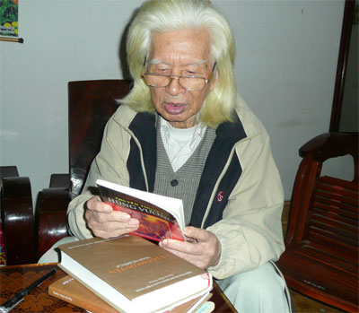 Trọn tình “Nước non nặng một lời thề”