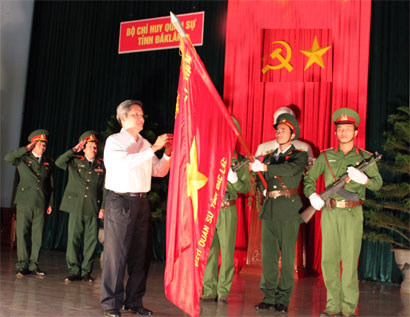 Bộ CHQS tỉnh Đăk Lăk đón nhận Huân chương Quân công hạng Ba