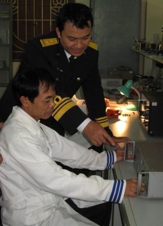 Thay thế nguồn máy đo tổng hợp vô tuyến điện