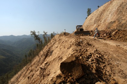 Mở đường biên cương phía Tây