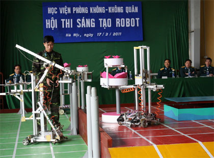 Khởi động mùa Robocon 2011