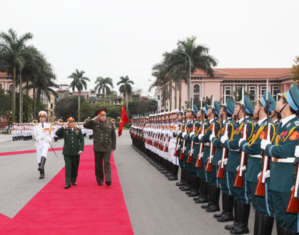 Chủ nhiệm Tổng cục Công tác Tư tưởng Bộ Quốc phòng CH Bê-la-rút thăm Việt Nam