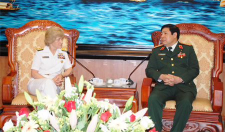 Đại tướng Phùng Quang Thanh tiếp Giám đốc Đại học Quốc phòng Mỹ