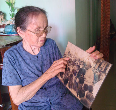 Nhớ Bác, sống xứng đáng với Bác