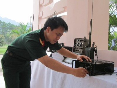 Máy điện đài vô tuyến điện sóng ngắn công nghệ cao