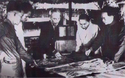 16 anh hùng được tuyên dương