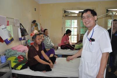 Diệt ung thư bằng… thơ