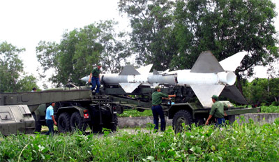 Tên lửa vào giải phóng miền Nam