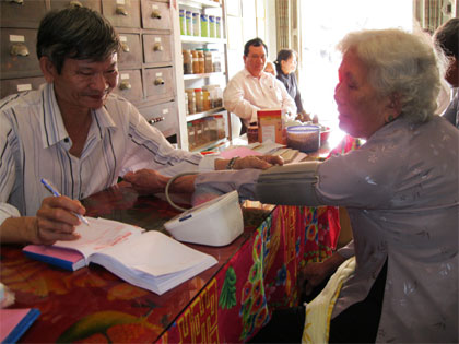 Lương y làm việc thiện