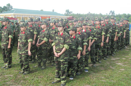 221 em học sinh tham gia chương trình Học kỳ quân đội năm 2011