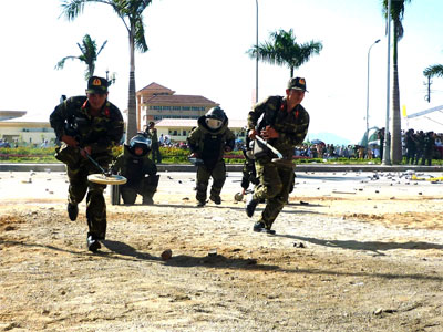 Diễn tập khu vực phòng thủ với nội dung toàn diện