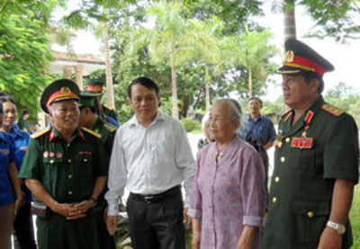 Chuyến đi thắm nghĩa tình đồng đội