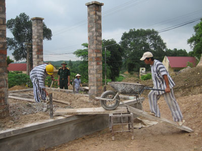 Học nghề, học làm người có ích