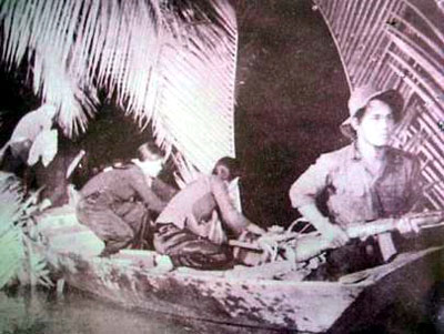 Đấu trí với tàu địch