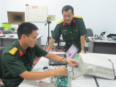 Ra-đa cảnh giới biển cỡ nhỏ