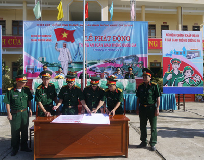 LLVT Đà Nẵng hưởng ứng tháng ATGT quốc gia