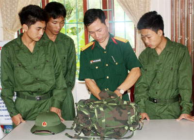 Quê hương nâng bước lên đường