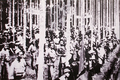 Kết hợp linh hoạt các hình thức tác chiến, kìm chân địch