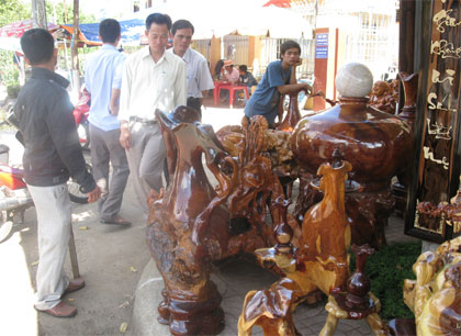 Tết – lên Tây Nguyên săn đồ mỹ nghệ!