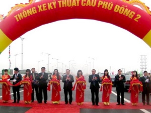 Thông xe cầu Phù Đổng 2 bắc qua sông Đuống