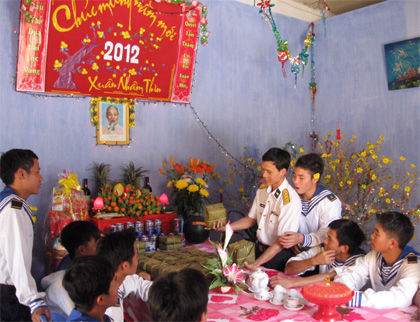 Lính biển vui Xuân nồng ấm