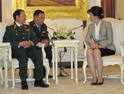 Thủ tướng Vương quốc Thái Lan Dinh-lắc Xin-Vắt  tiếp Đoàn đại biểu cấp cao Quân đội nhân dân Việt Nam