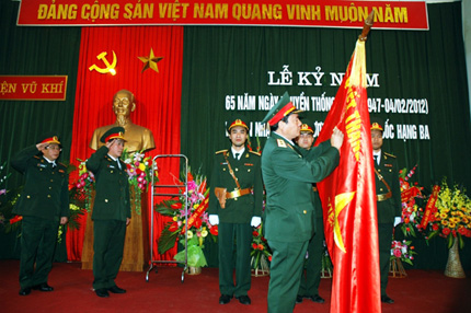 Chủ động nghiên cứu, sản xuất các loại vũ khí cho lực lượng vũ trang