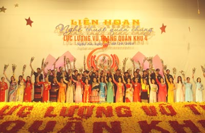 Hội diễn nghệ thuật quần chúng LLVT Quân khu 4