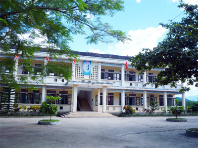 Giáo viên khốn đốn vì giúp xã vay tiền xây trường