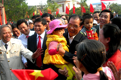 Tổng bí thư Nông Đức Mạnh dự Ngày hội Đại đoàn kết toàn dân tại Thái Nguyên