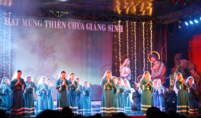 Đêm Noel lung linh, an lành