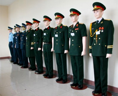 Tiếp tục nâng cao chất lượng trang phục của quân đội
