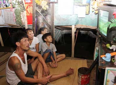 Xóm nghèo xem World Cup